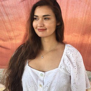 Meet your Posher, Madeline